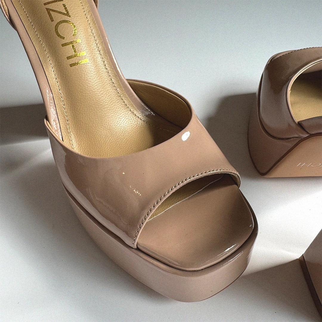 Wide Toe High Heels *LAURANCE - beige patent platform