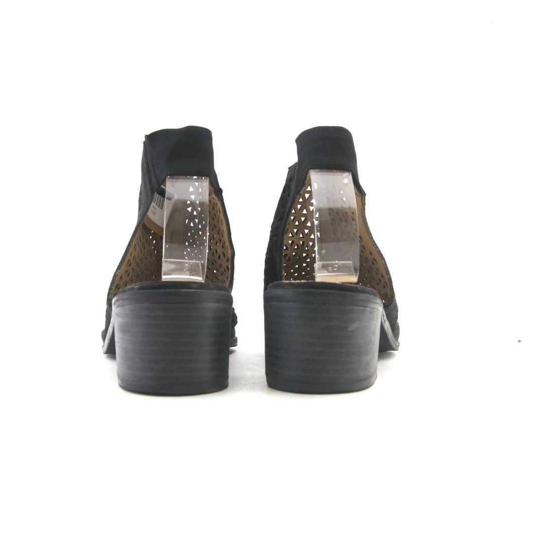 AMERICAN EAGLE . Shoeplay High Heels