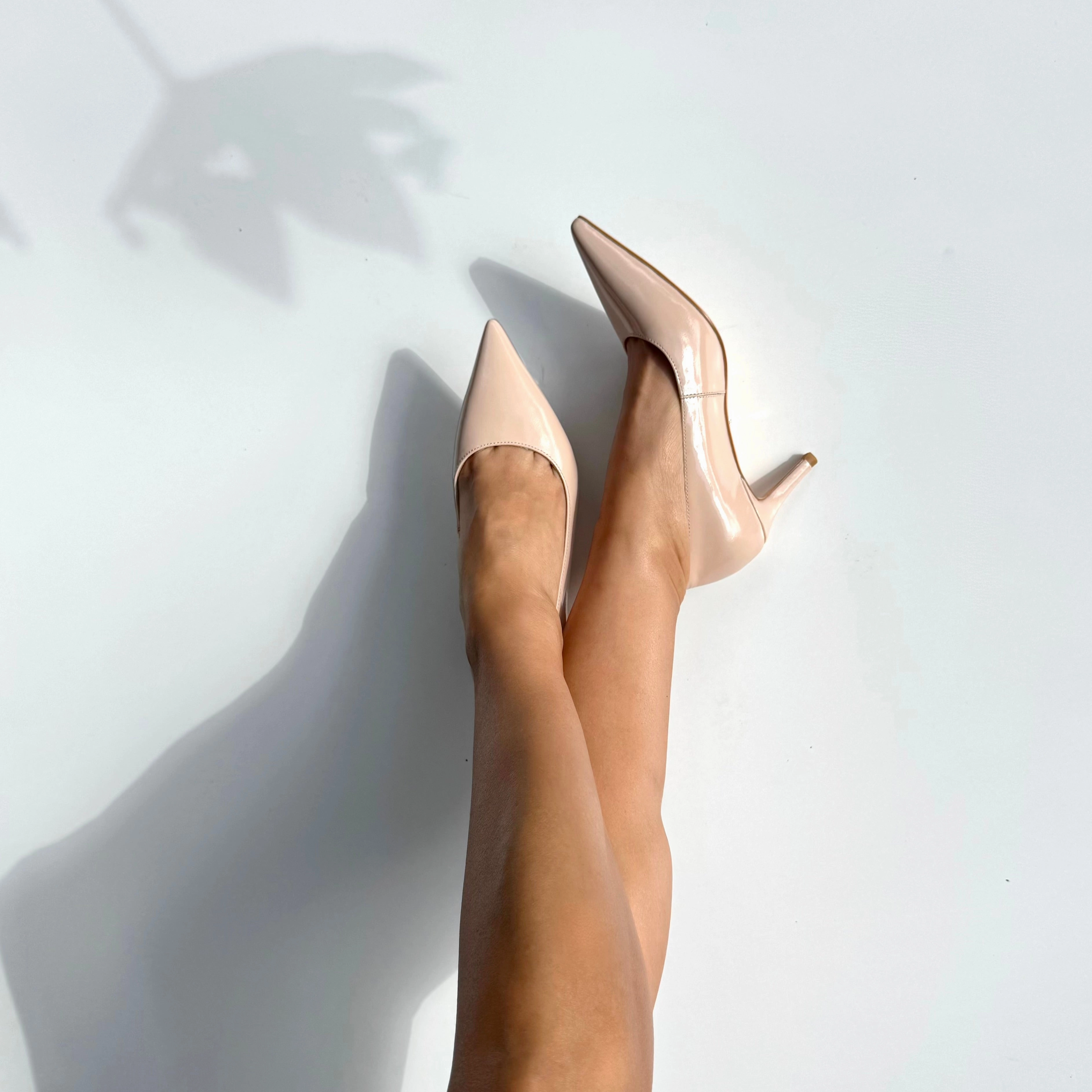 High Heels And Pencil Skirts *TIA BEIGE PATENT - kitten heels