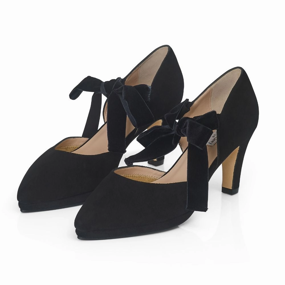 Pantyhose In High Heels Arya Extra-Wide Fit Platform Heels - Black Suede