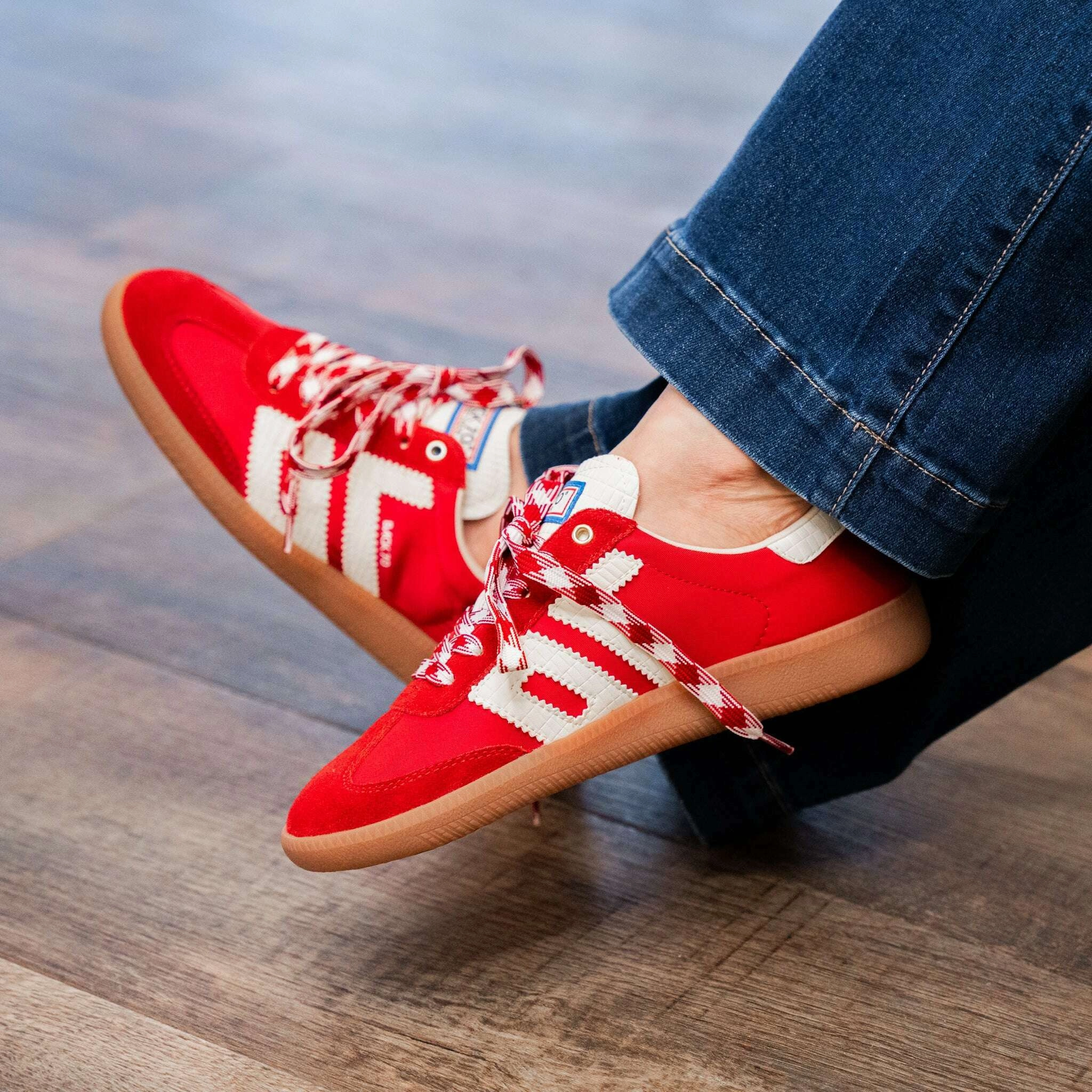 White Casual Shoes Leather BACK 70 - Ghost in red