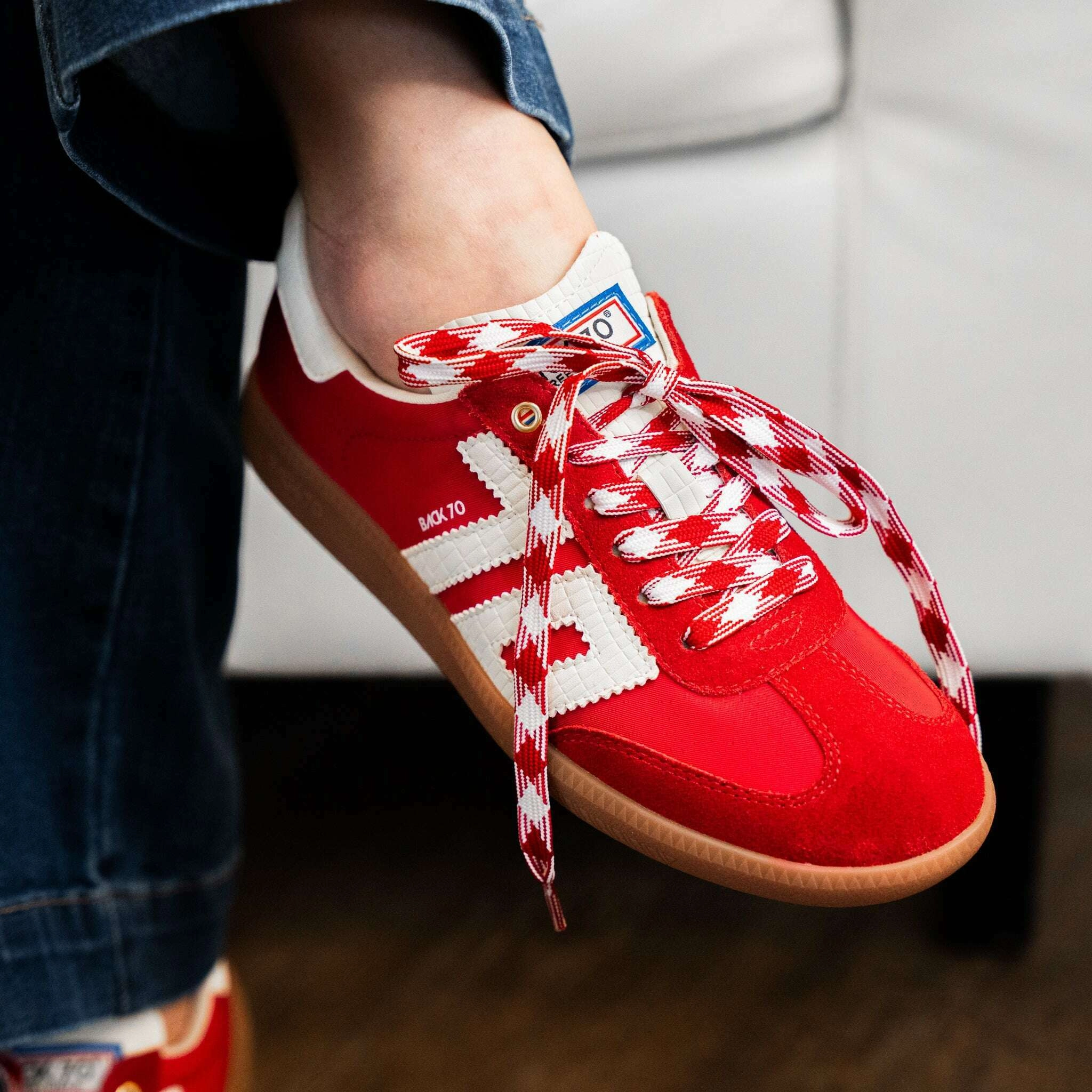 BACK 70 - Ghost in red Shoes With Casual Dresses