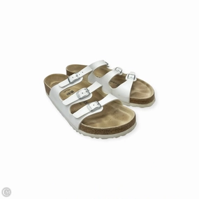 Sliders Shoes Flats By Birkenstock In White, Size: 8