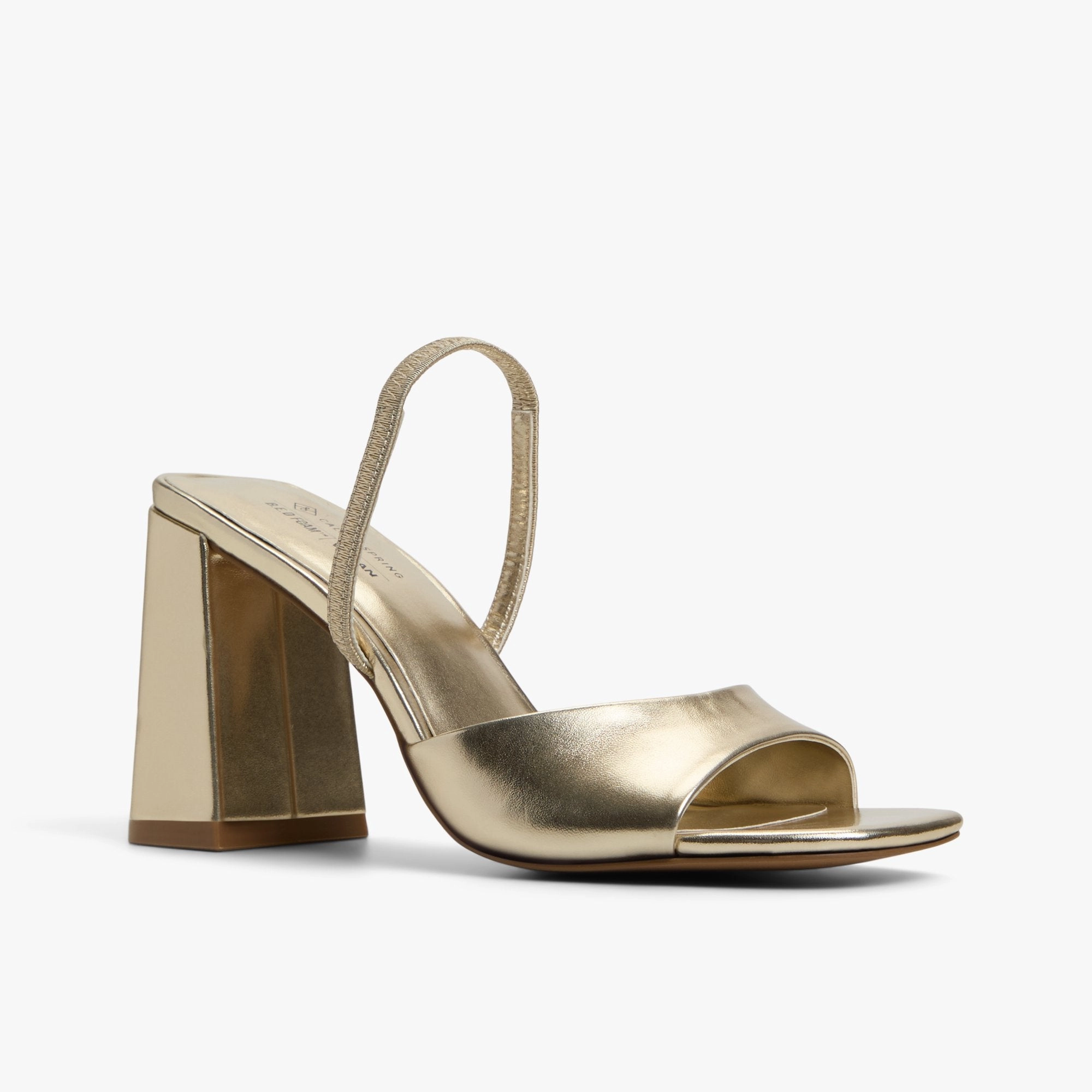 Chellsea Goldfish In High Heels