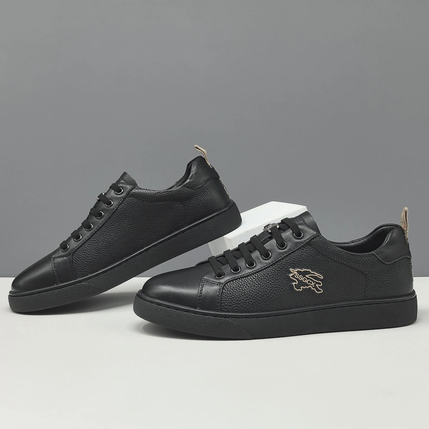 Men's Fashion Leather Flat Slip-on Casual Shoes Flat Front Dress Shoes