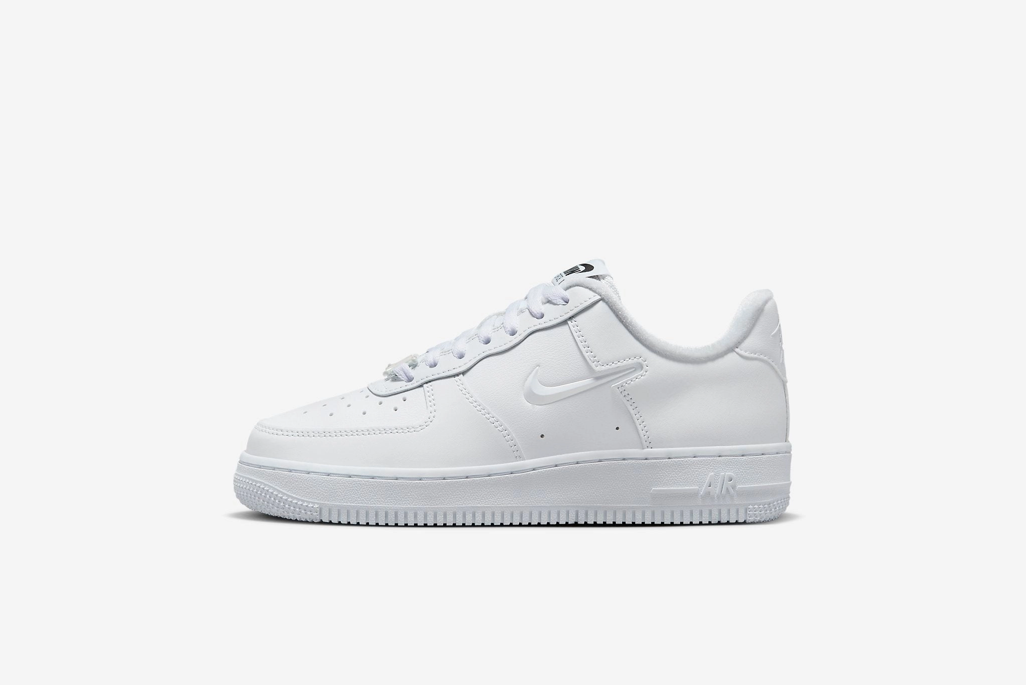 Changing Nike Shoes Nike "Air Force 1 '07 SE" W - White / Multicolor / Black