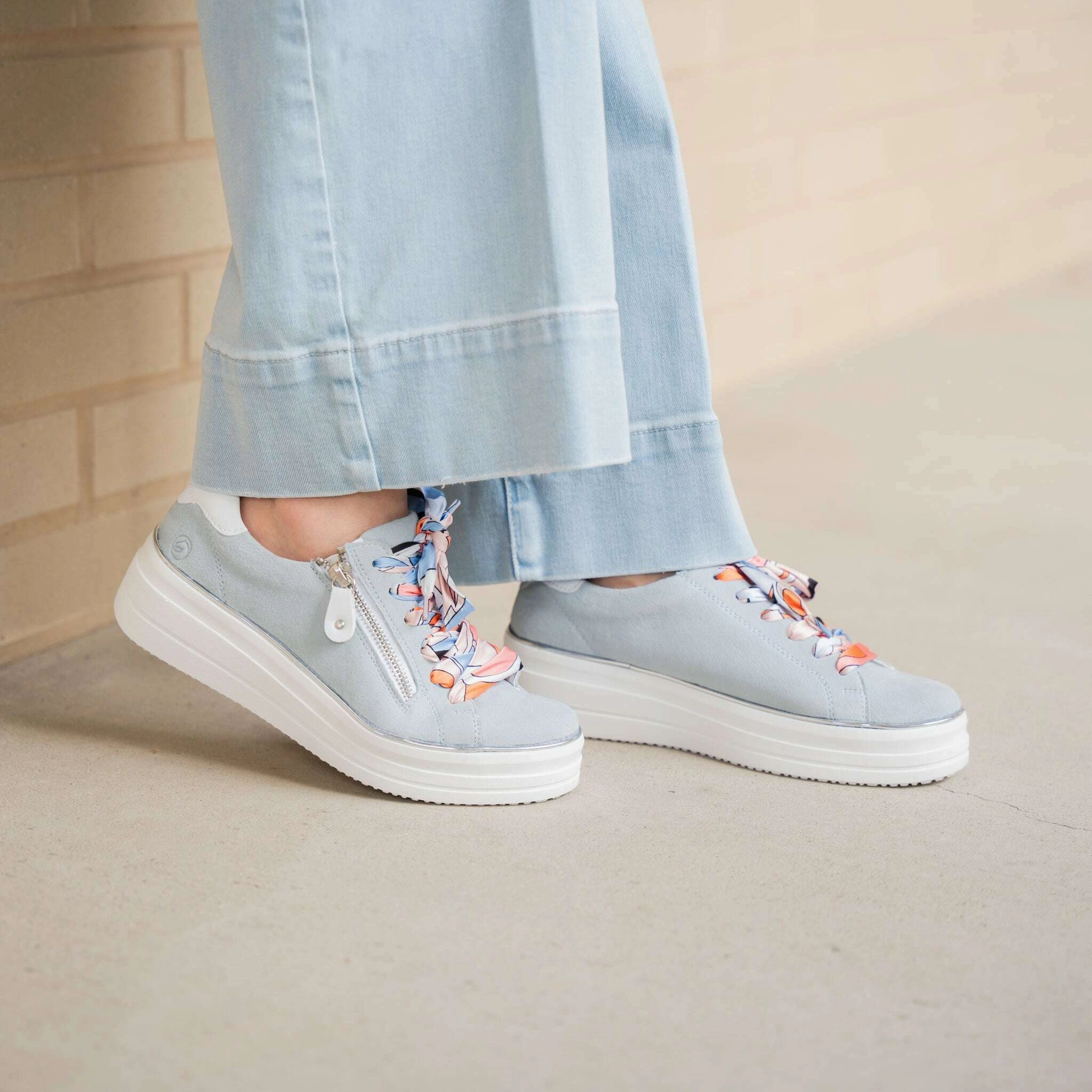 Casual Wide Toe Box Shoes REMONTE - D1C06