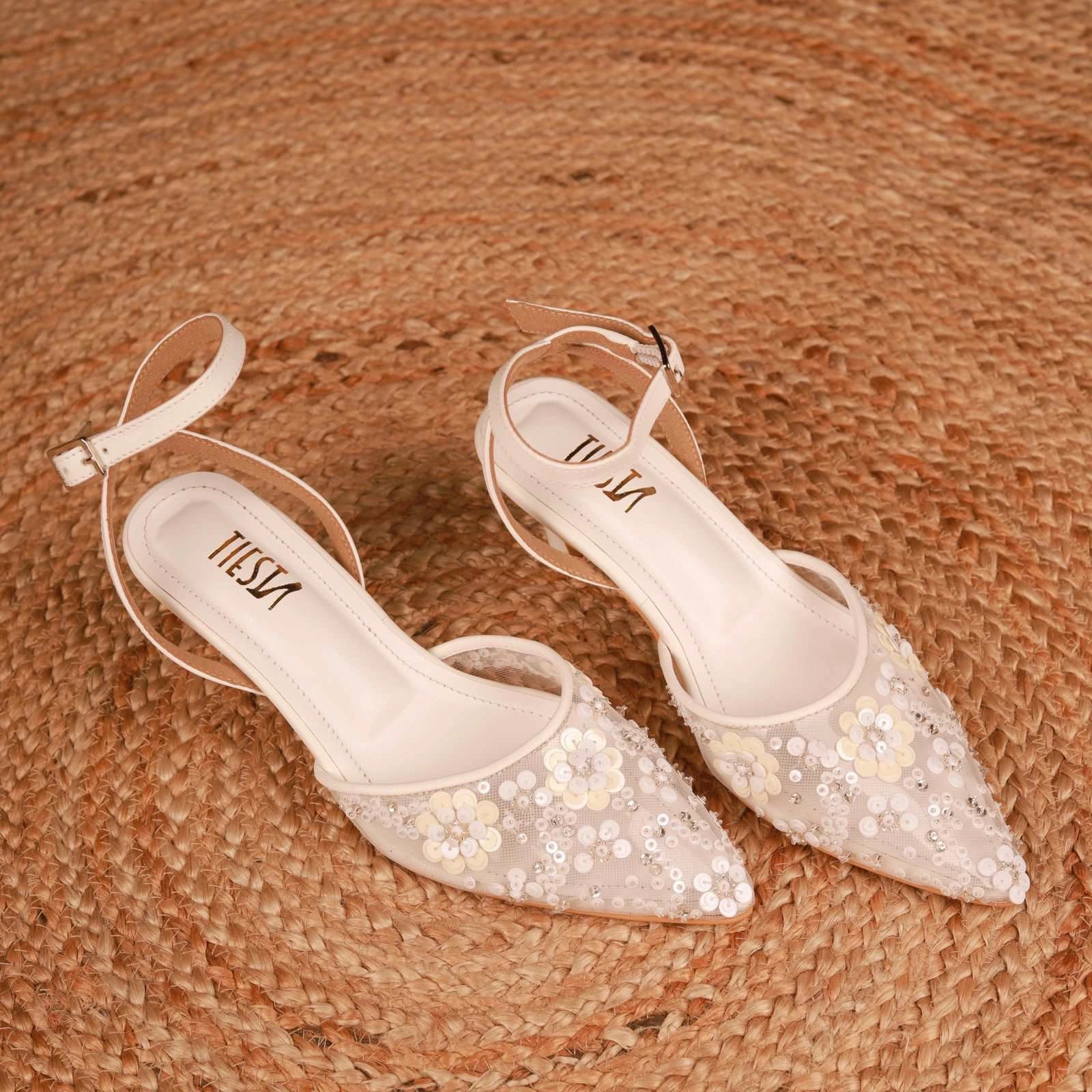 9060 Festival Casual Shoes Crescent (Bridal white) (Pearl and bead Pointy close Kitten Heel)