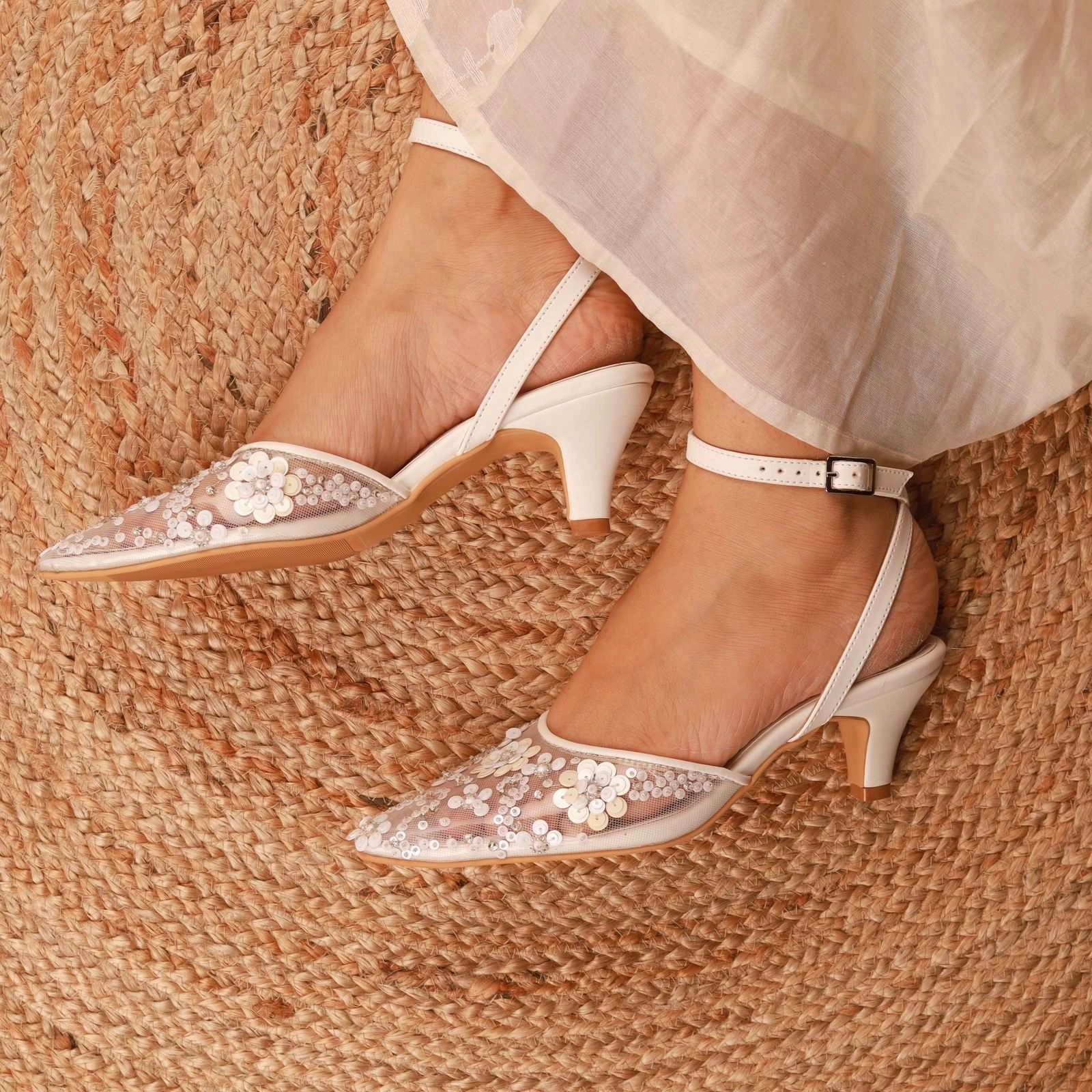 Business Casual Work Shoes Crescent (Bridal white) (Pearl and bead Pointy close Kitten Heel)