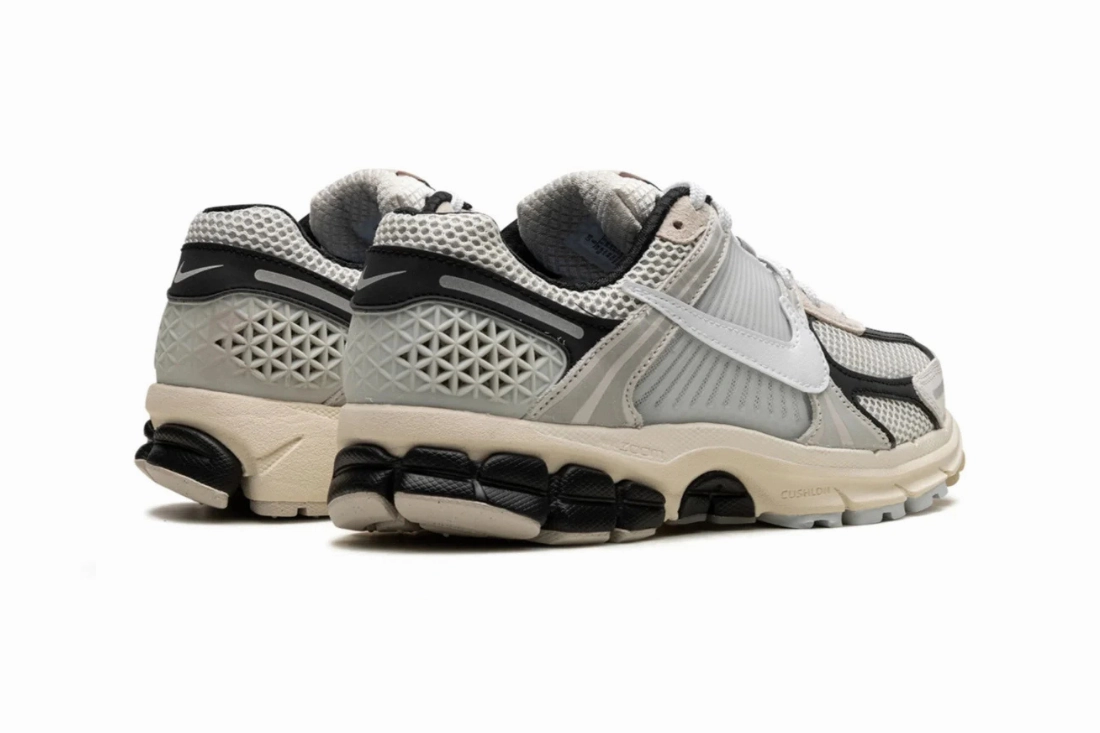 Nike Shoe Creator Nike Zoom Vomero 5 Supersonic Light Bone Black