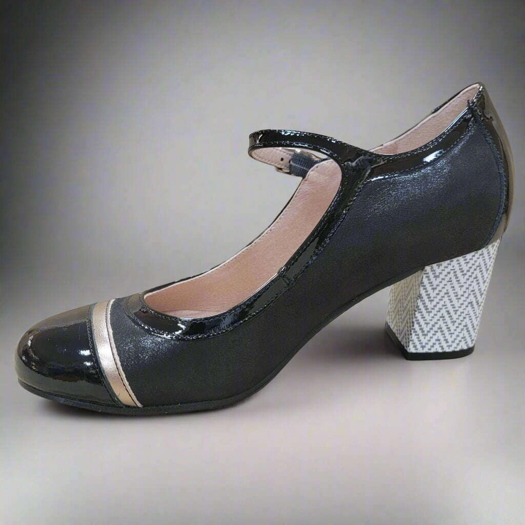 FLUCHOS - Rodin D9092 in Black & Crema Size 13 Casual Shoes