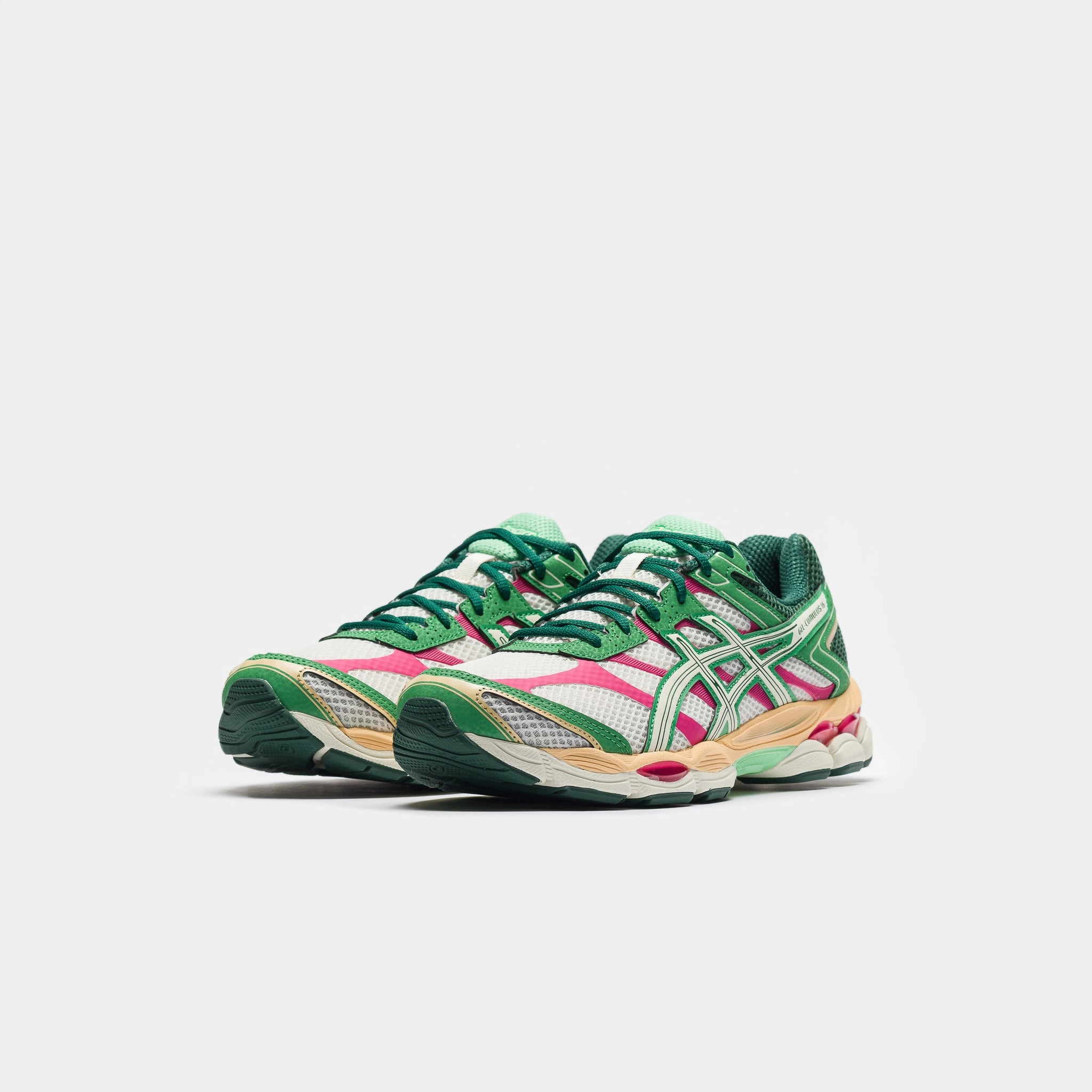 Gel-Cumulus Sneaker in Cream/Ivory Asics Novablast 5 Running Shoe