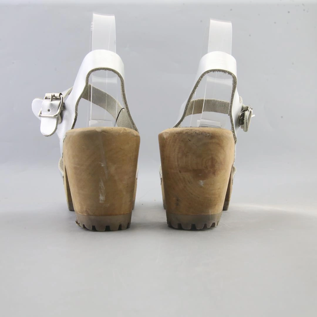 MIA . High Heels Mom Porn