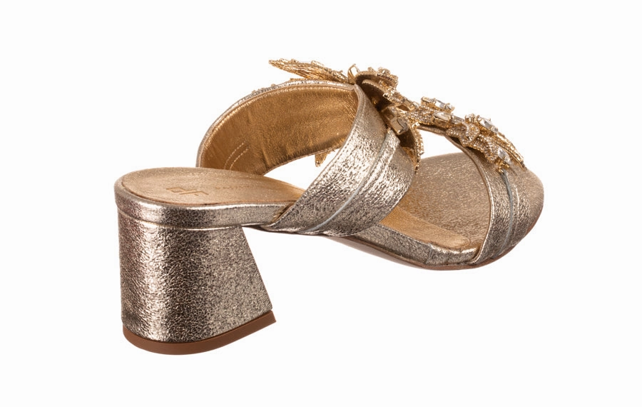 Minnetonka Cally Casual Shoe Pf Halo