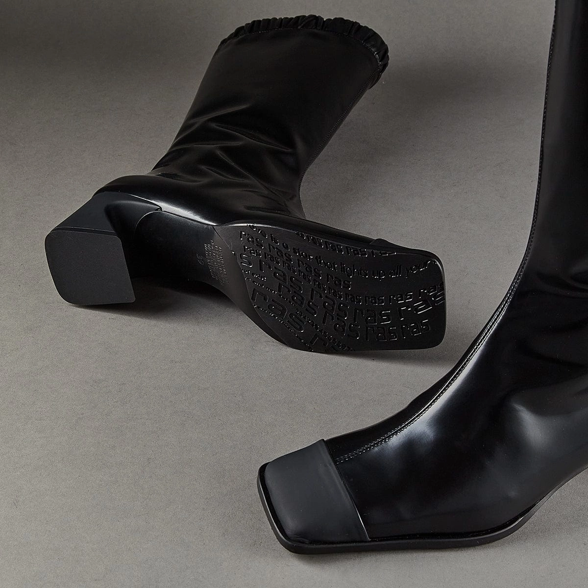 Wide Toe Knee High Boots Raz 6458 Black