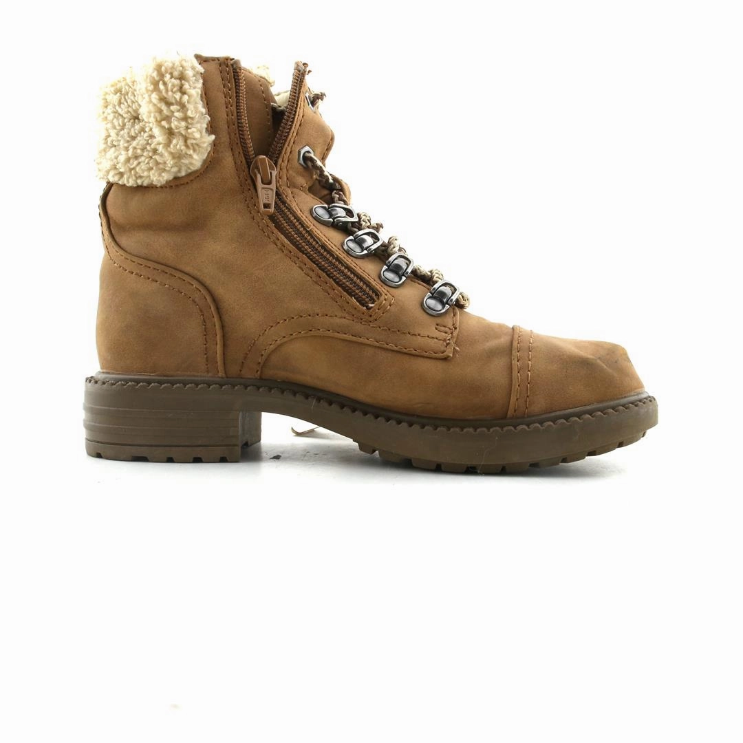 Disruptor Casual Alloy Toe Work Shoe REPORT .