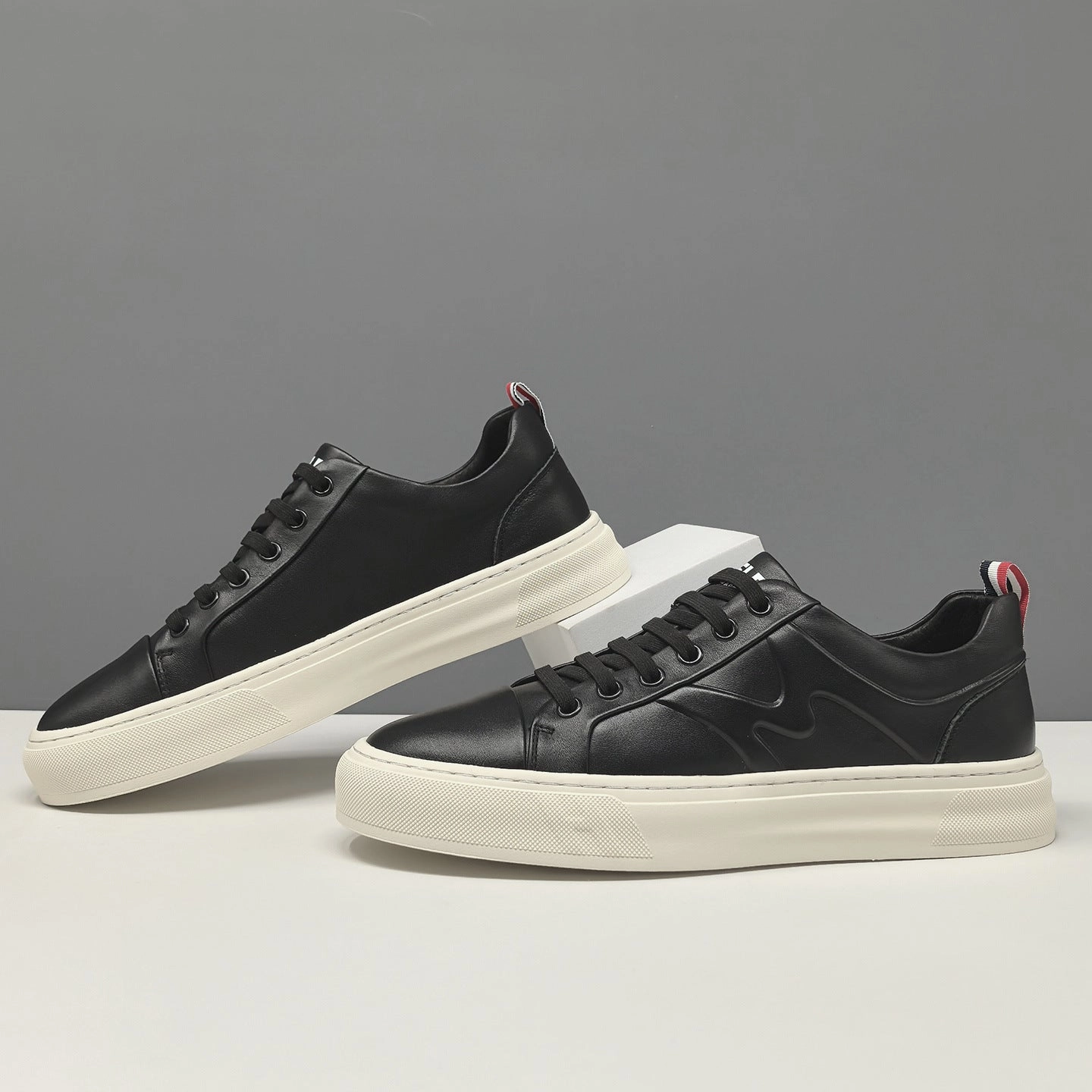 Men's Minimalist Leather Flat Casual Shoes Famous Flat Shoes