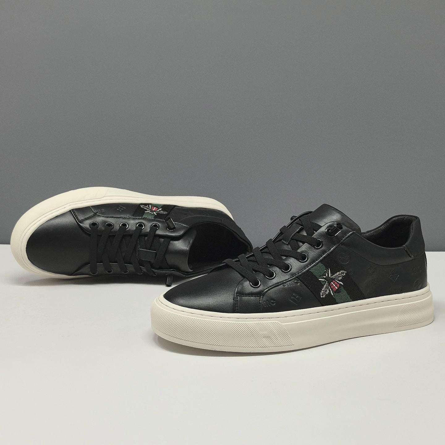 Men's Fashion Embossed Leather Flat Casual Shoes Wedding Ballet Shoes