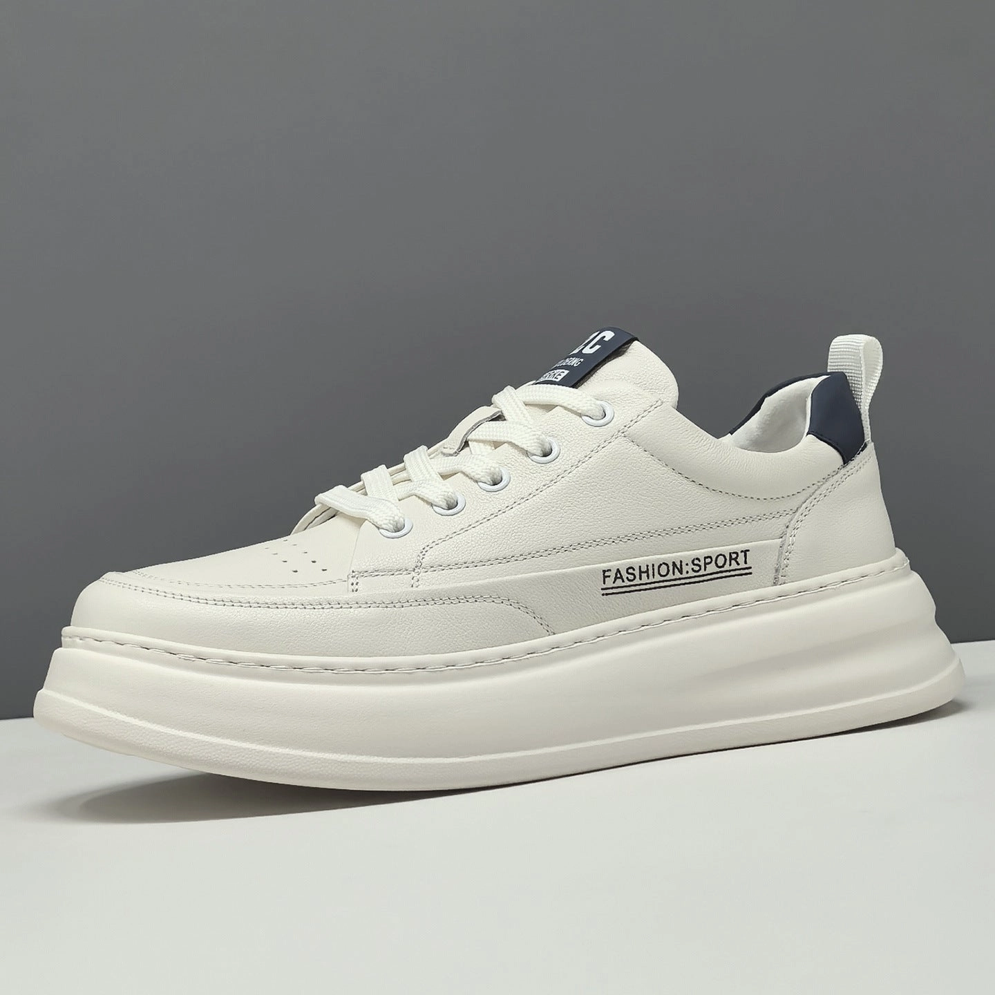 Nice Flat Shoes Men's Fashion Quilted Leather Flat Casual Sneakers