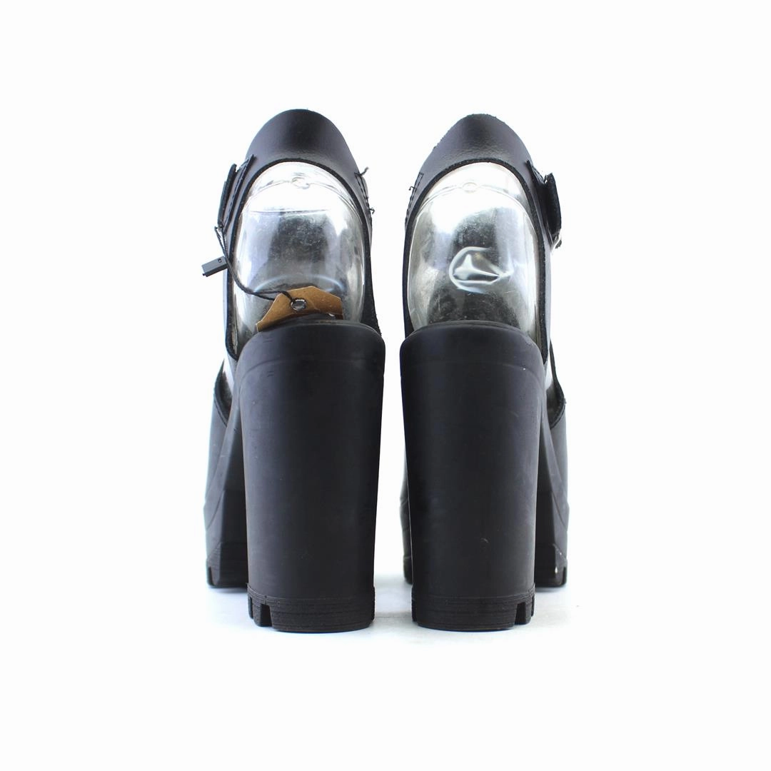 NEW LOOK . Knee High Suede Boots