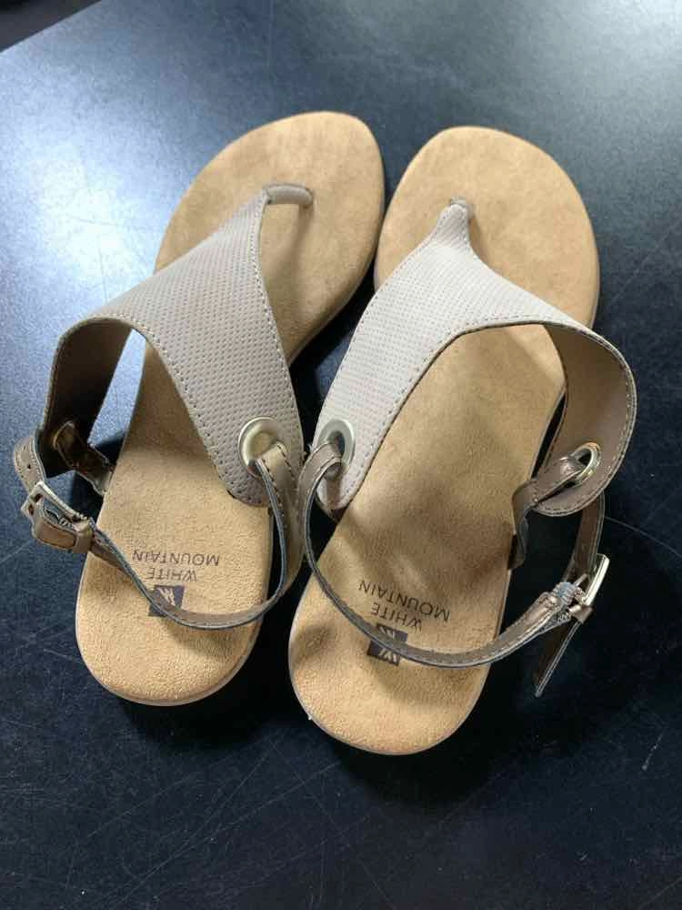 NWT WHITE MOUNTAIN SHOES Shoe Size 9.5 Tan Shoes Cali Fashion Casual Shoes