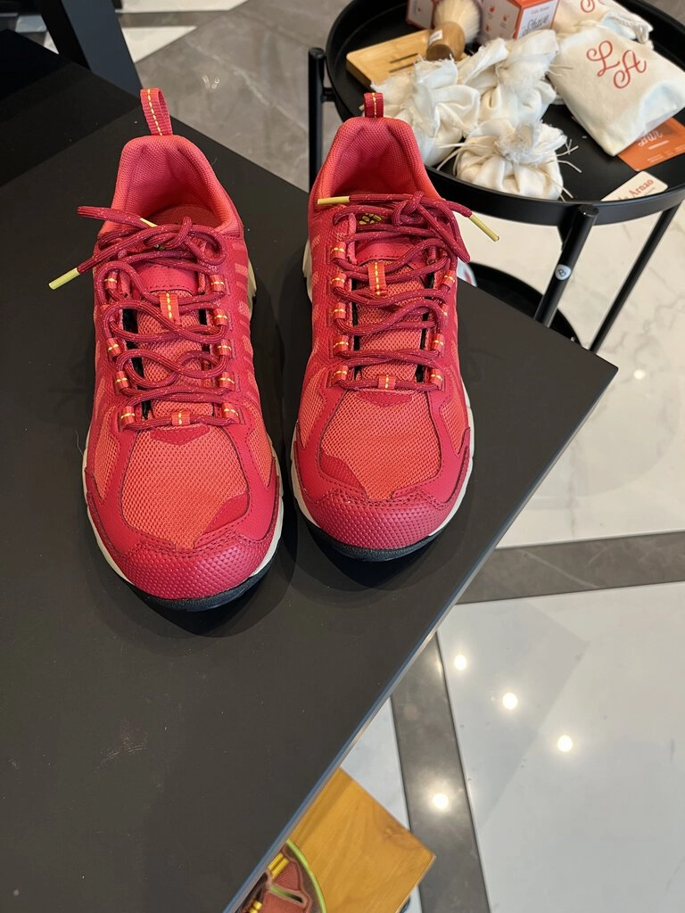 (8.5) NWT "Ventfreak Outdry" Hiking Shoes Unity Leather Mid Rain.rdy Hiking Shoes