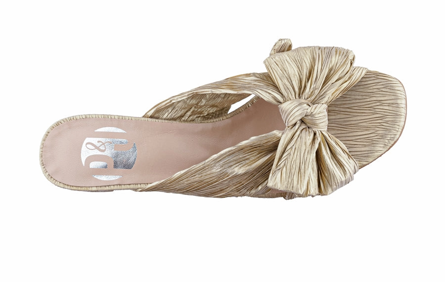 P&J Hawaii Gold Top Casual Walking Shoes