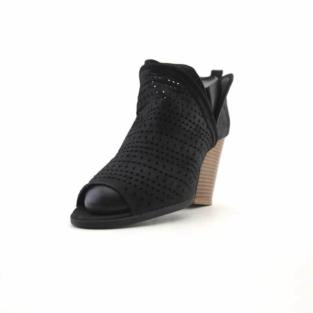 High Heels Spanish Movie QUPID .