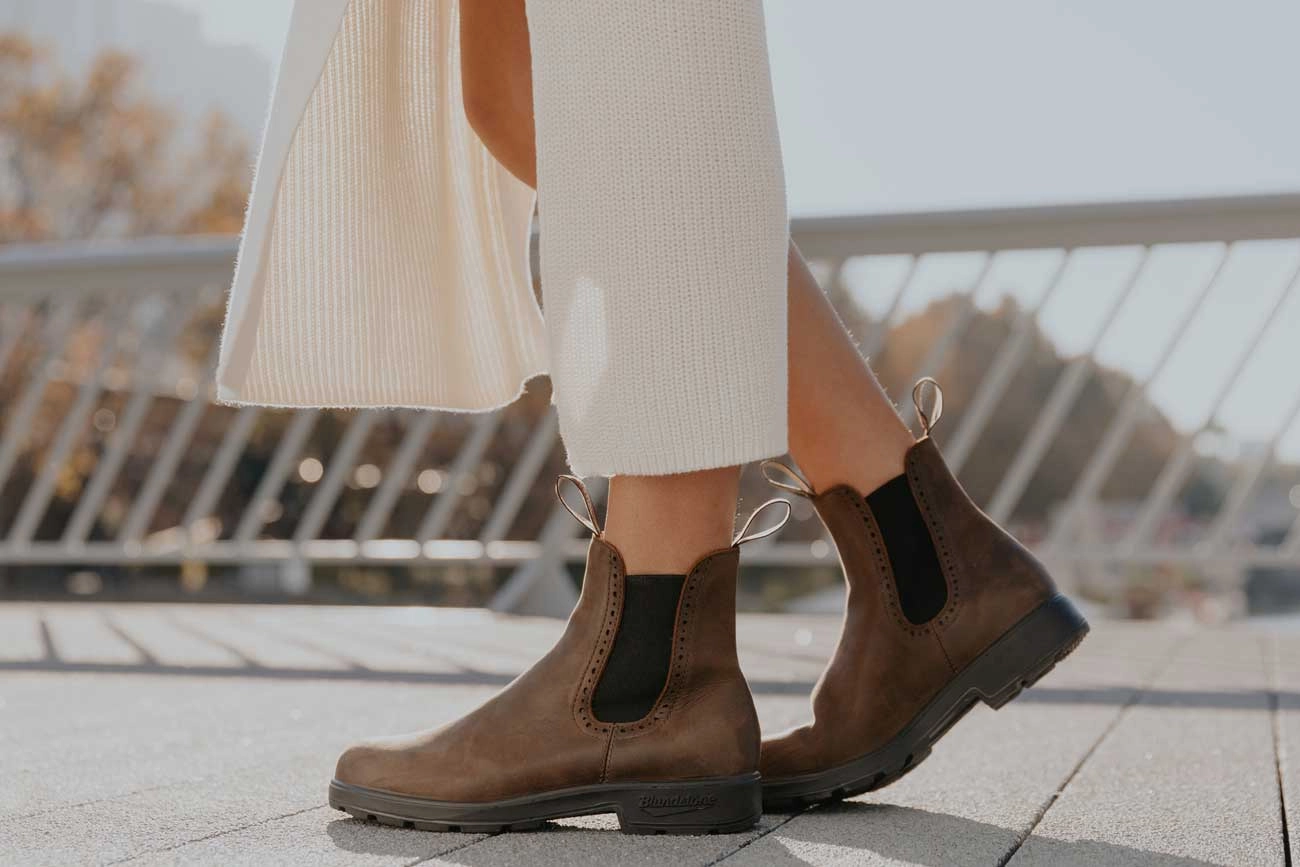 Short Heel Combat Boots Blundstone #2151 Antique Brown