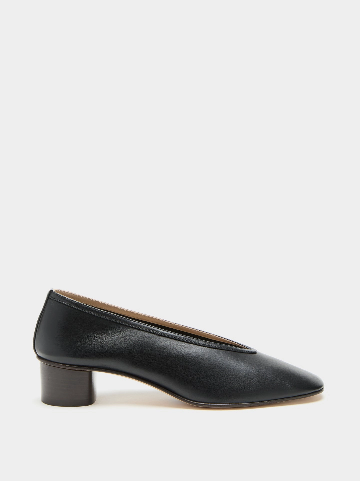 Luna Pump / Black Leather Hunters In Heels