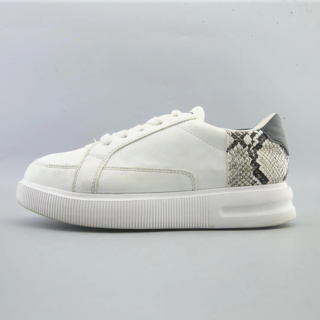 LAYER . Glitz Casual Slip-on Walking Shoes