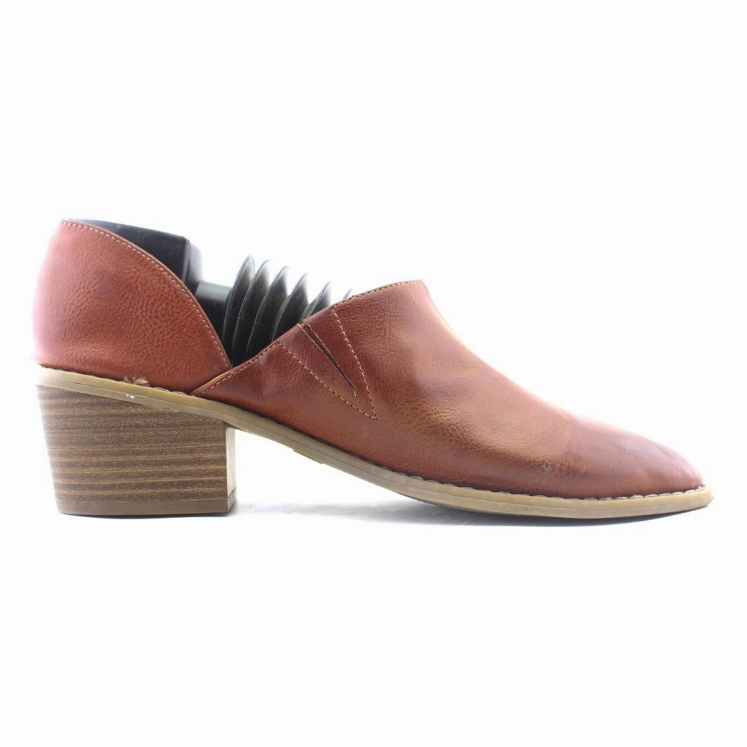 Ugly High Heels UNIVERSAL THREAD .