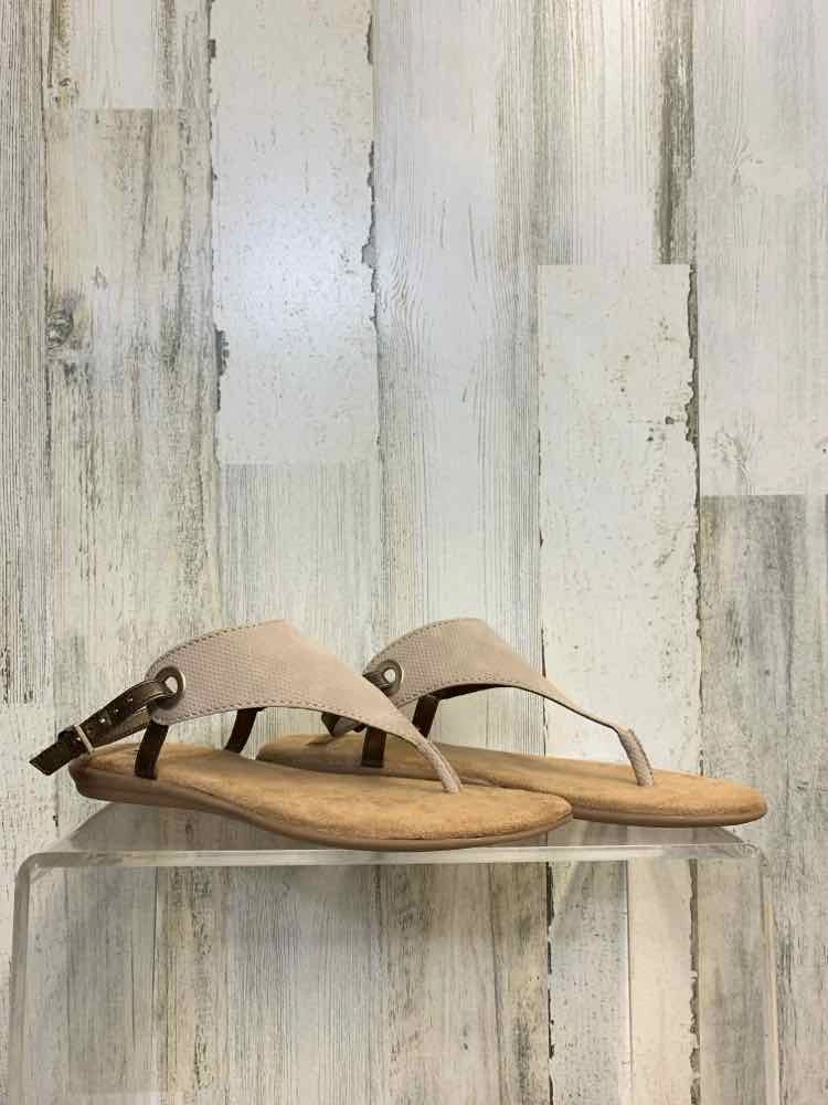 All Star Casual Shoes NWT WHITE MOUNTAIN SHOES Shoe Size 8.5 Tan Shoes